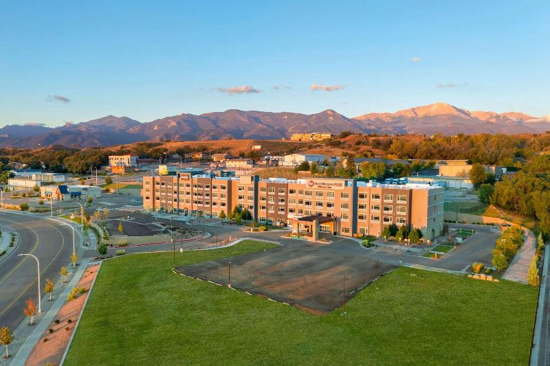 Best Western Plus Fillmore Inn & Suites image