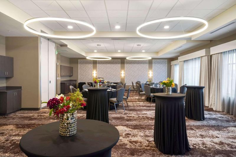 Best Western Plus Fillmore Inn & Suites image