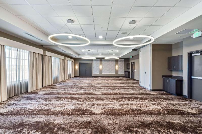 Best Western Plus Fillmore Inn & Suites image
