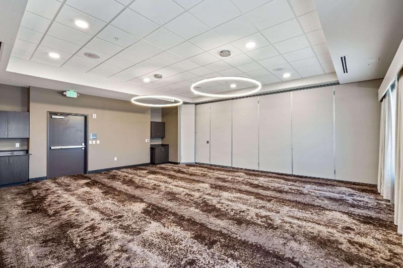 Best Western Plus Fillmore Inn & Suites image