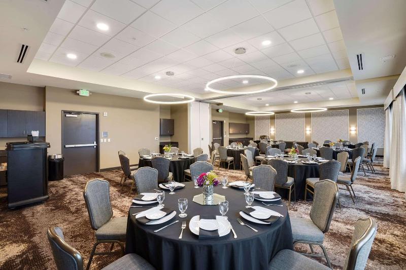 Best Western Plus Fillmore Inn & Suites image