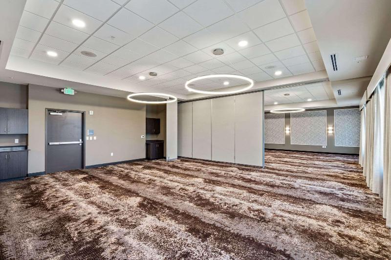 Best Western Plus Fillmore Inn & Suites image