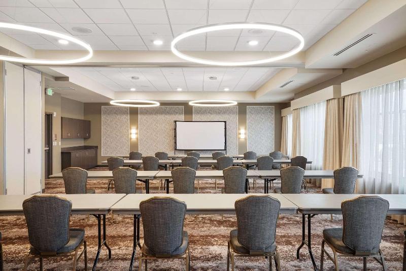 Best Western Plus Fillmore Inn & Suites image
