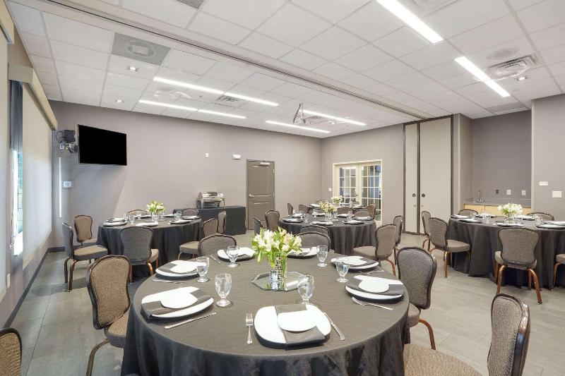 Best Western Plus Fillmore Inn & Suites image