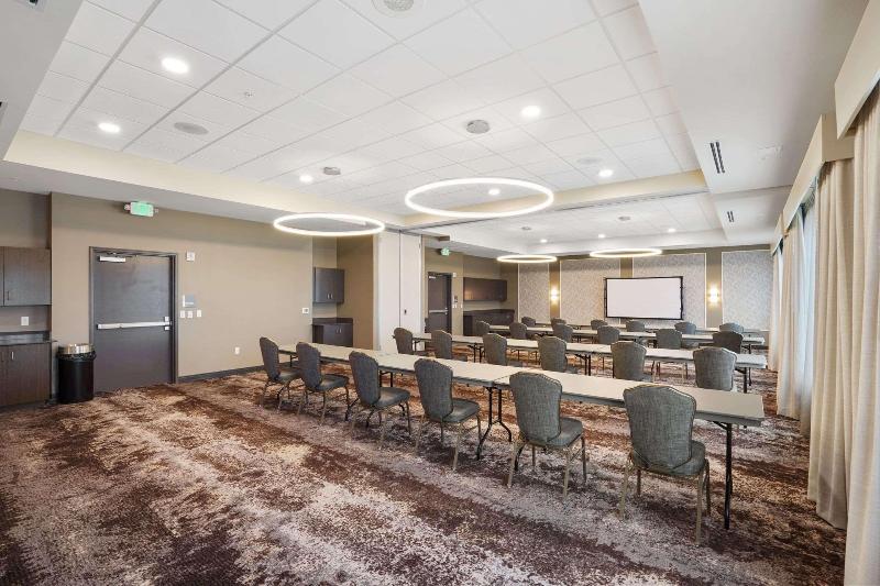 Best Western Plus Fillmore Inn & Suites image