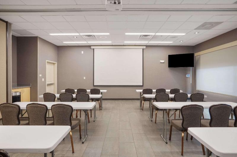 Best Western Plus Fillmore Inn & Suites image