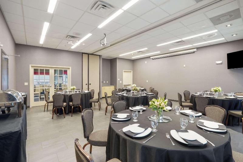 Best Western Plus Fillmore Inn & Suites image