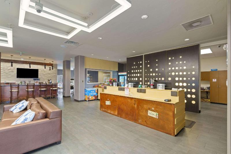 Best Western Plus Fillmore Inn & Suites image