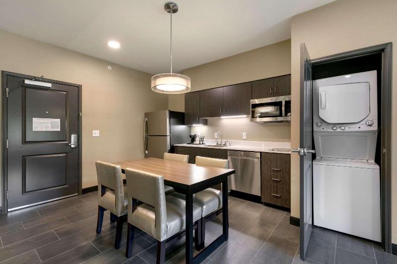 Best Western Plus Fillmore Inn & Suites image
