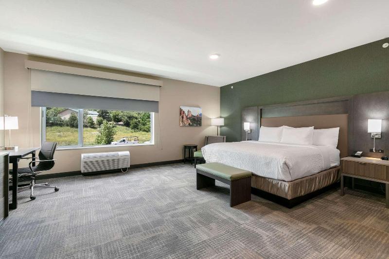 Best Western Plus Fillmore Inn & Suites image