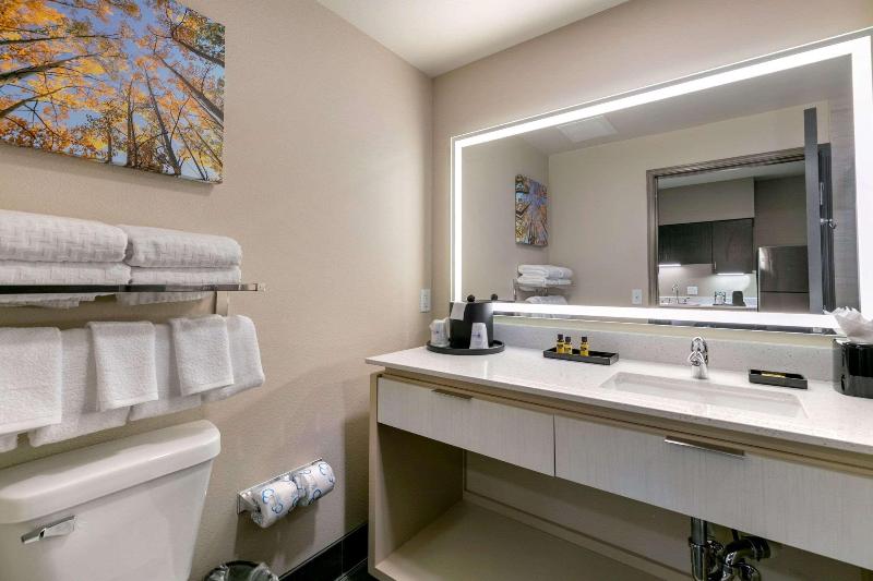 Best Western Plus Fillmore Inn & Suites image