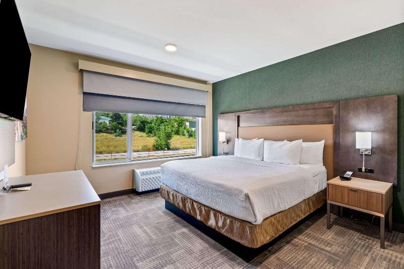 Best Western Plus Fillmore Inn & Suites image
