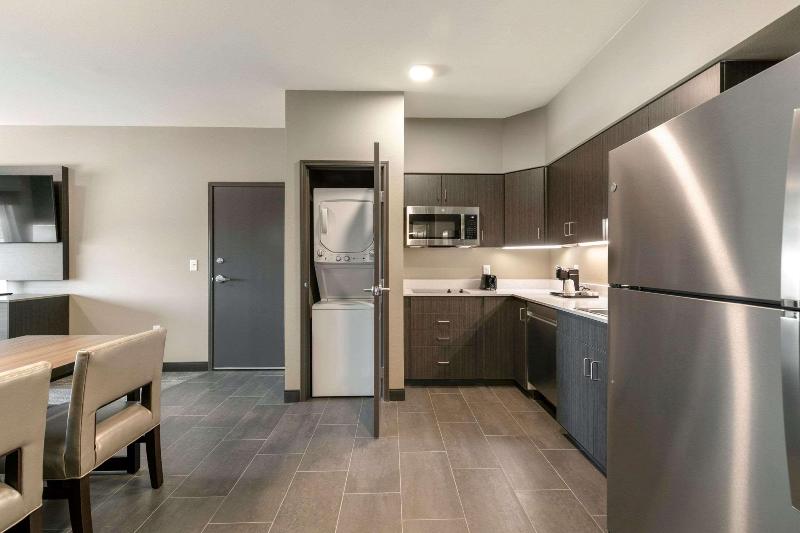 Best Western Plus Fillmore Inn & Suites image