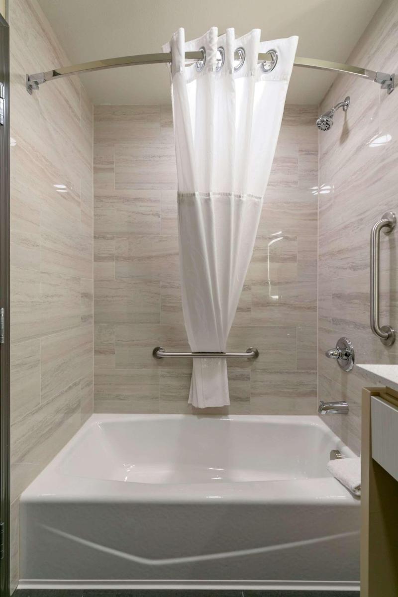 Best Western Plus Fillmore Inn & Suites image