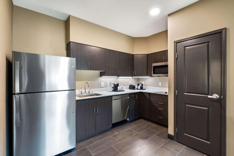 Best Western Plus Fillmore Inn & Suites image
