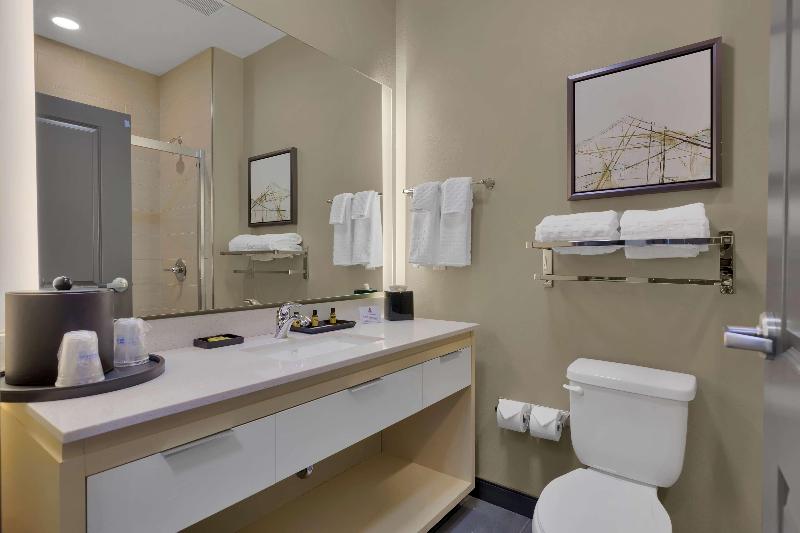 Best Western Plus Fillmore Inn & Suites image