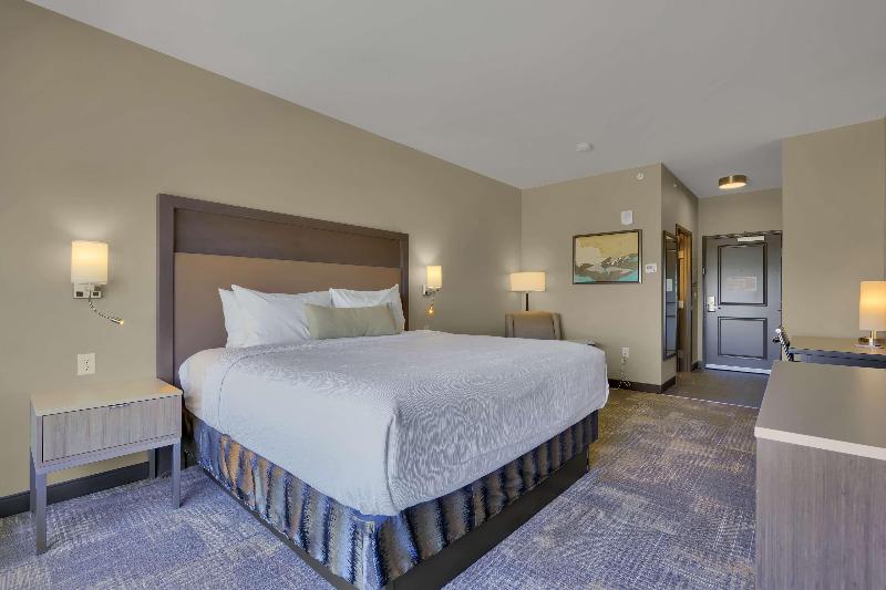 Best Western Plus Fillmore Inn & Suites image
