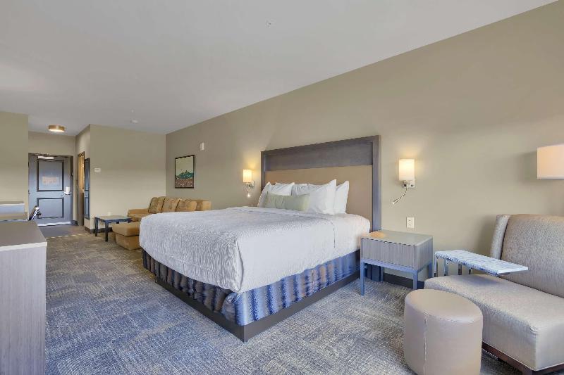 Best Western Plus Fillmore Inn & Suites image