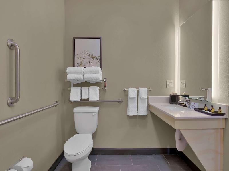 Best Western Plus Fillmore Inn & Suites image