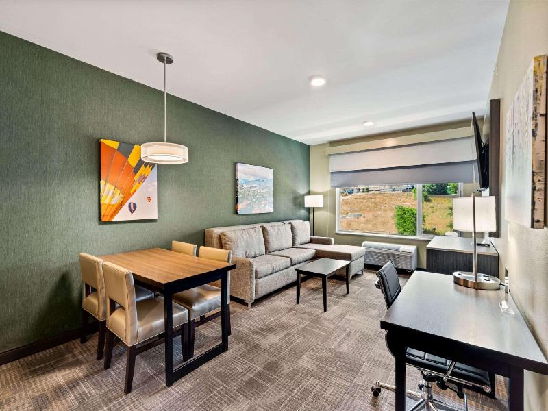 Best Western Plus Fillmore Inn & Suites image