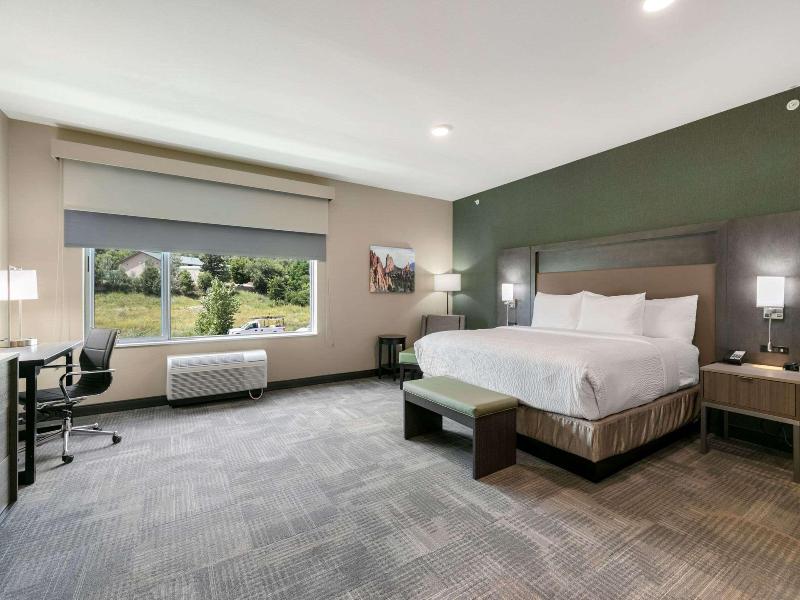 Best Western Plus Fillmore Inn & Suites image