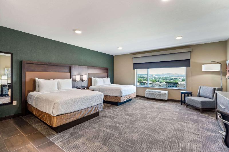 Best Western Plus Fillmore Inn & Suites image