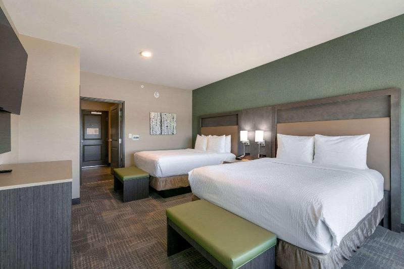 Best Western Plus Fillmore Inn & Suites image