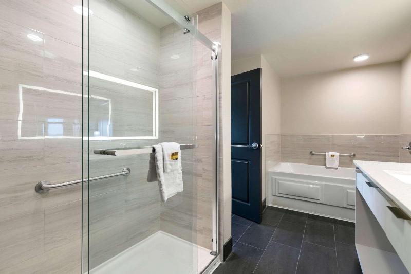 Best Western Plus Fillmore Inn & Suites image