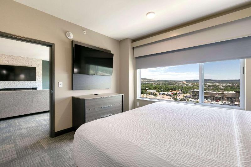 Best Western Plus Fillmore Inn & Suites image