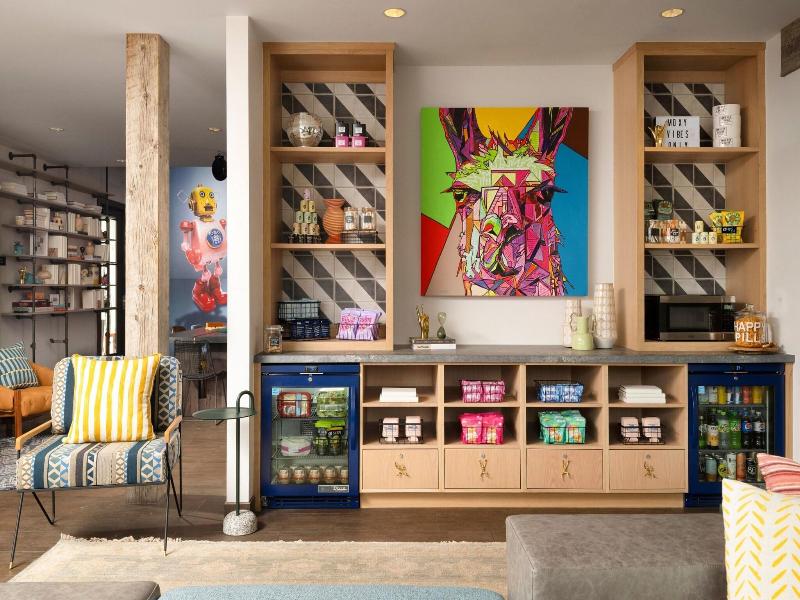 Moxy Santa Barbara image