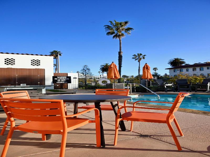 Moxy Santa Barbara image