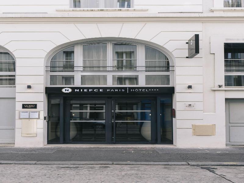 Niepce Paris Curio Collection By Hilton