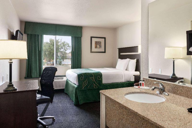 Travelodge By Wyndham Mcalester image