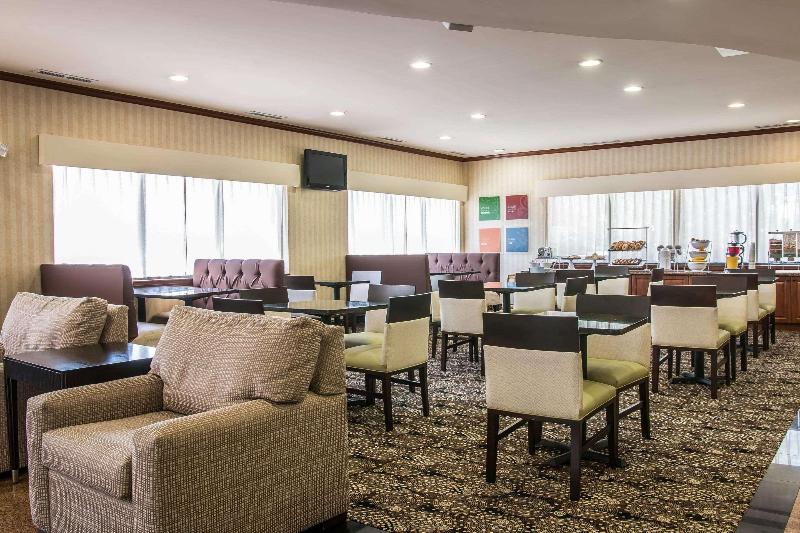 Hotel Comfort Suites Canton Detroit