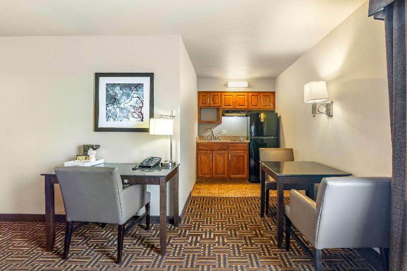 Sonesta Essential Minot image