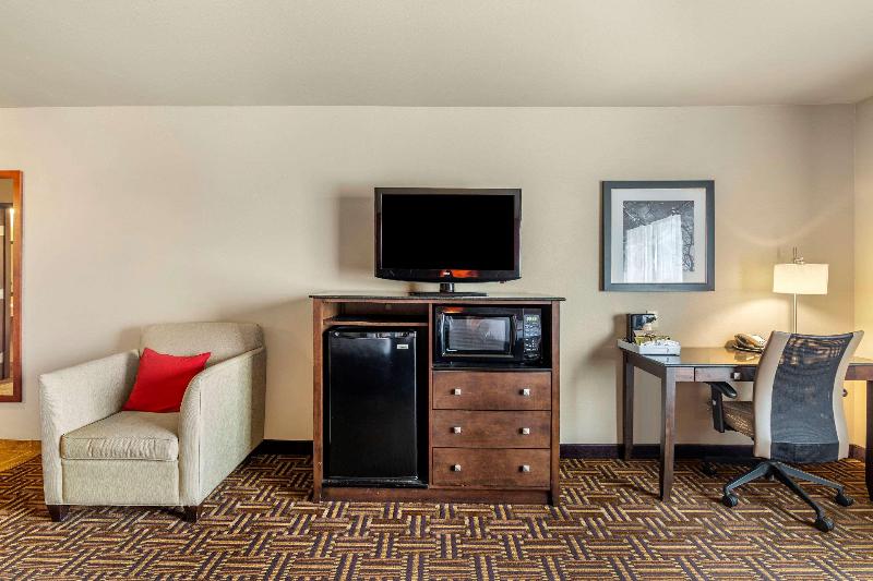 Sonesta Essential Minot image 4