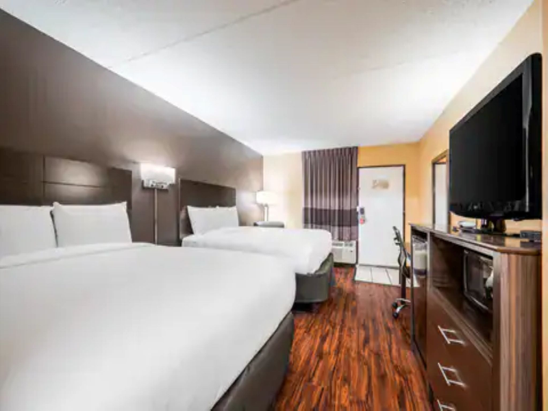 Econo Lodge Columbus near Airport image
