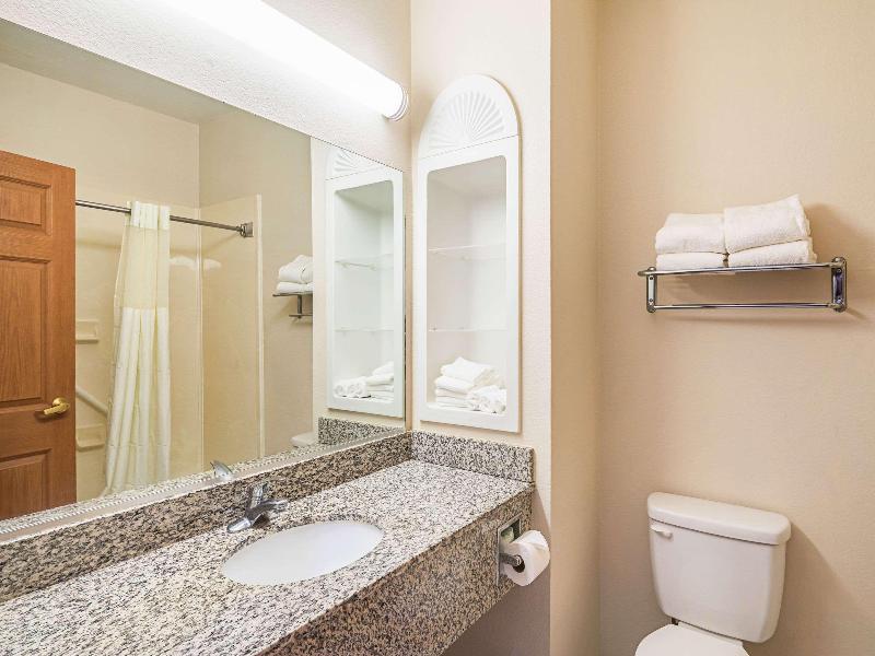 Quality Inn & Suites Coppera Cove image