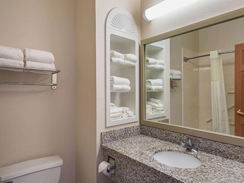 Quality Inn & Suites Coppera Cove image