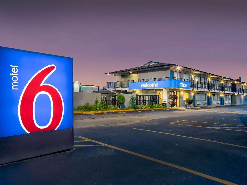 Rodeway Inn Jonesboro Area image