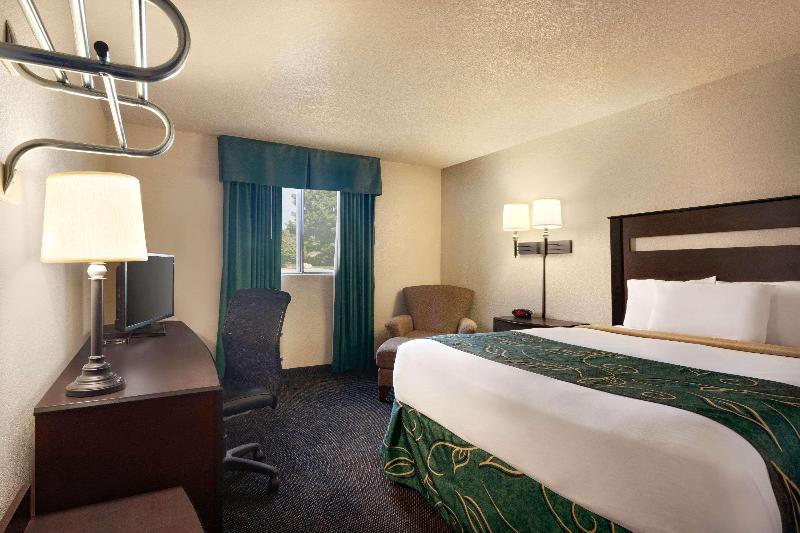 Travelodge by Wyndham Jefferson City image