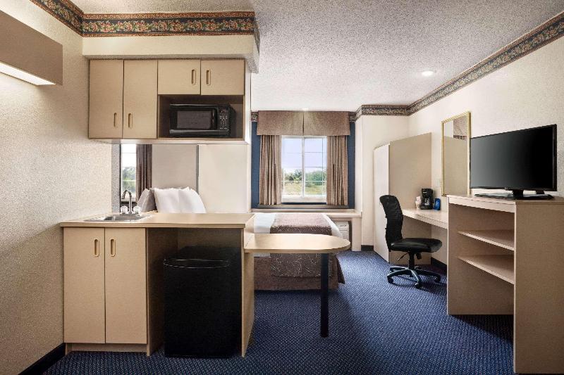 Travelodge by Wyndham Fort Scott image
