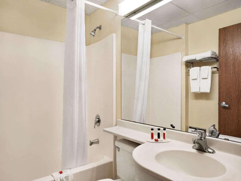 Travelodge by Wyndham Fort Scott image