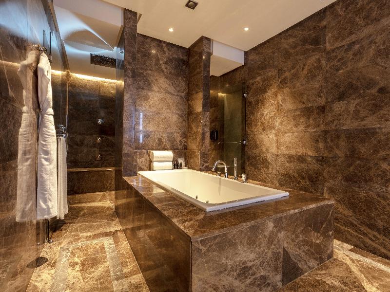 The Hotel Galleria Jeddah, Curio Collection by Hil image