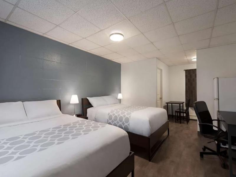 Howard Johnson by Wyndham Grande Prairie image
