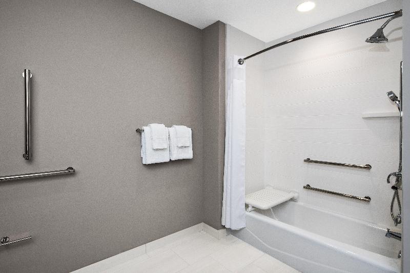 Holiday Inn Express Lubbock Central Univ Area image
