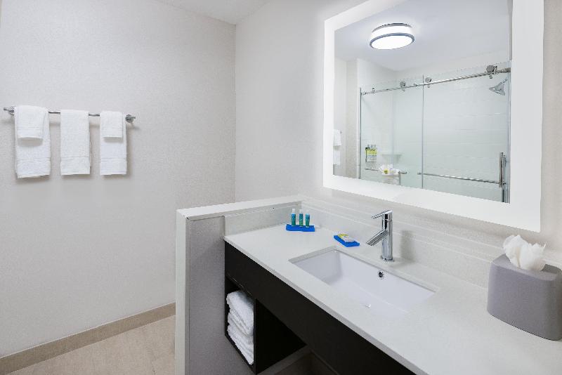 Holiday Inn Express Missouri City West photo 8