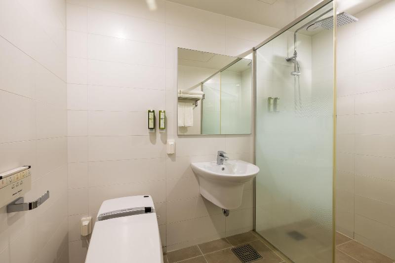 Fine Hotel image