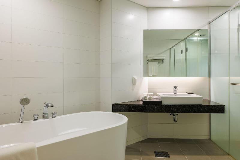 Fine Hotel image