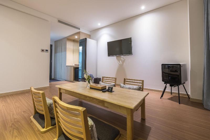 Fine Hotel image